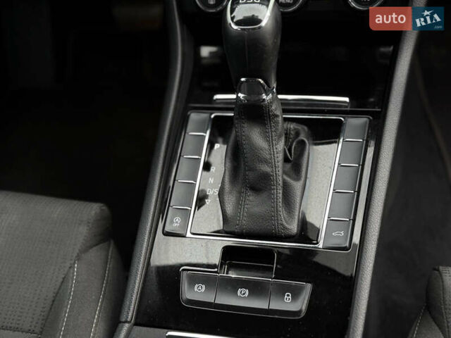 Шкода Суперб 2017 у Самборе на Automoto.ua Чорний Шкода Суперб, об'ємом двигуна 2 л та пробігом 244 тис. км за 13500 $, фото 42 на Automoto.ua