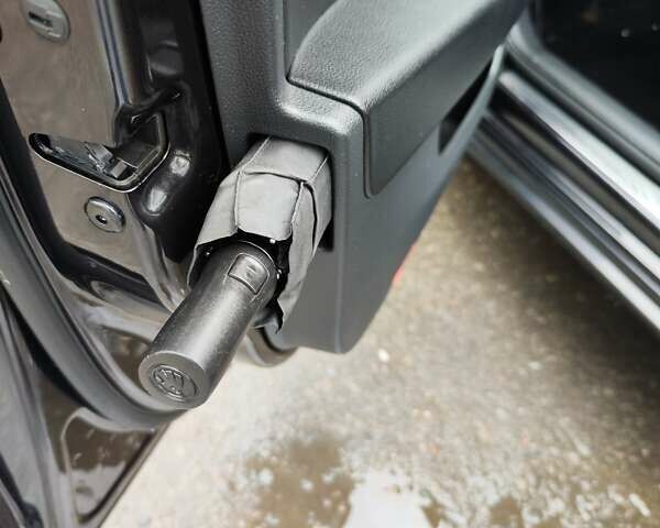 Черный Шкода Суперб, объемом двигателя 1.97 л и пробегом 215 тыс. км за 17000 $, фото 6 на Automoto.ua