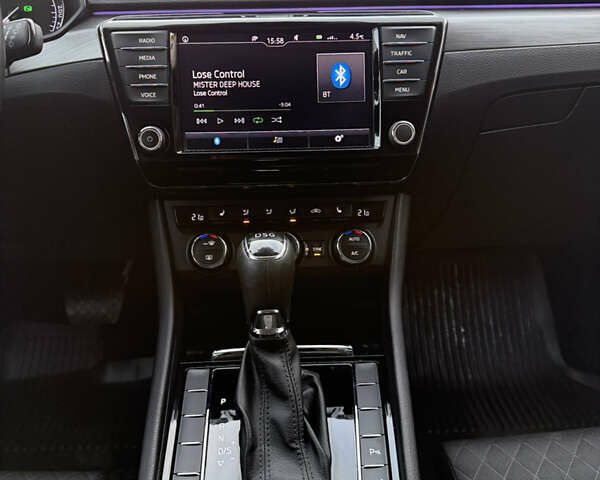 Черный Шкода Суперб, объемом двигателя 2 л и пробегом 252 тыс. км за 16999 $, фото 13 на Automoto.ua