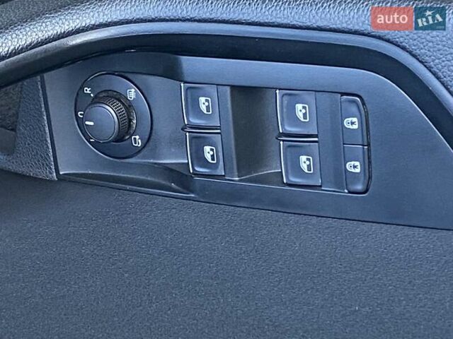 Чорний Шкода Суперб, об'ємом двигуна 2 л та пробігом 269 тис. км за 17700 $, фото 17 на Automoto.ua