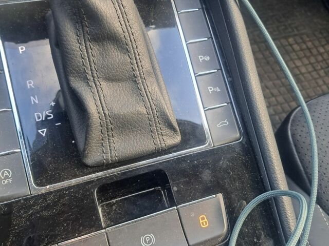 Черный Шкода Суперб, объемом двигателя 2 л и пробегом 290 тыс. км за 435 $, фото 4 на Automoto.ua