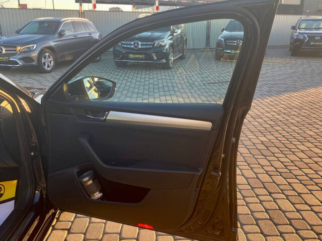 Черный Шкода Суперб, объемом двигателя 2 л и пробегом 260 тыс. км за 17200 $, фото 21 на Automoto.ua