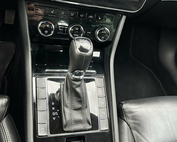 Черный Шкода Суперб, объемом двигателя 1.6 л и пробегом 187 тыс. км за 18000 $, фото 6 на Automoto.ua