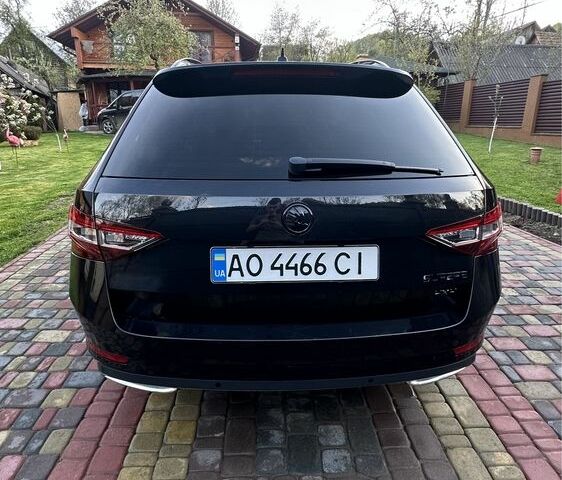 Чорний Шкода Суперб, об'ємом двигуна 2 л та пробігом 3 тис. км за 18300 $, фото 5 на Automoto.ua