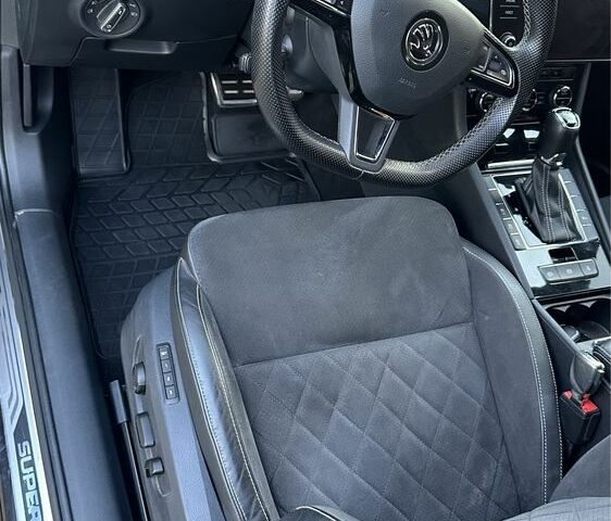 Чорний Шкода Суперб, об'ємом двигуна 2 л та пробігом 3 тис. км за 18300 $, фото 12 на Automoto.ua