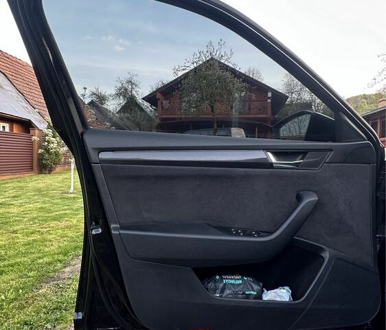 Чорний Шкода Суперб, об'ємом двигуна 2 л та пробігом 3 тис. км за 18300 $, фото 8 на Automoto.ua