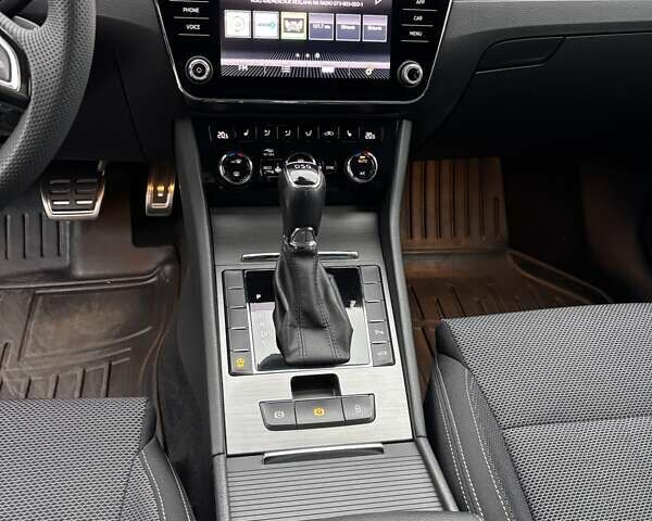 Черный Шкода Суперб, объемом двигателя 2 л и пробегом 220 тыс. км за 25000 $, фото 4 на Automoto.ua