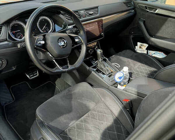 Чорний Шкода Суперб, об'ємом двигуна 1.4 л та пробігом 135 тис. км за 27400 $, фото 20 на Automoto.ua