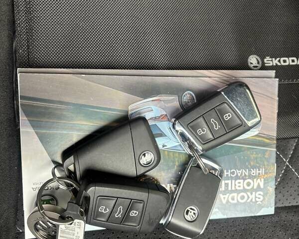 Черный Шкода Суперб, объемом двигателя 1.97 л и пробегом 237 тыс. км за 24850 $, фото 85 на Automoto.ua