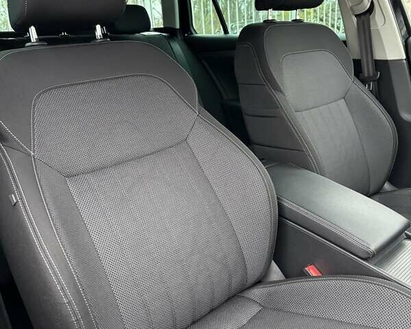 Черный Шкода Суперб, объемом двигателя 2 л и пробегом 220 тыс. км за 25000 $, фото 17 на Automoto.ua