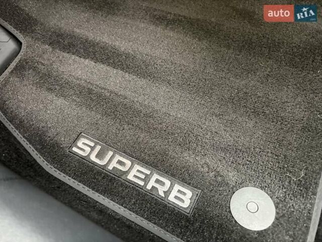 Черный Шкода Суперб, объемом двигателя 1.97 л и пробегом 237 тыс. км за 24850 $, фото 92 на Automoto.ua