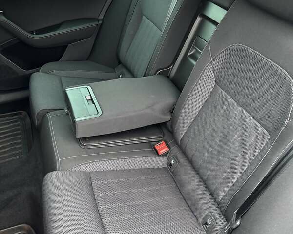 Черный Шкода Суперб, объемом двигателя 2 л и пробегом 220 тыс. км за 25000 $, фото 10 на Automoto.ua