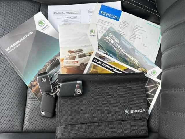 Черный Шкода Суперб, объемом двигателя 2 л и пробегом 173 тыс. км за 27200 $, фото 16 на Automoto.ua