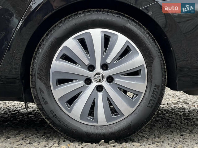 Черный Шкода Суперб, объемом двигателя 2 л и пробегом 173 тыс. км за 27700 $, фото 25 на Automoto.ua