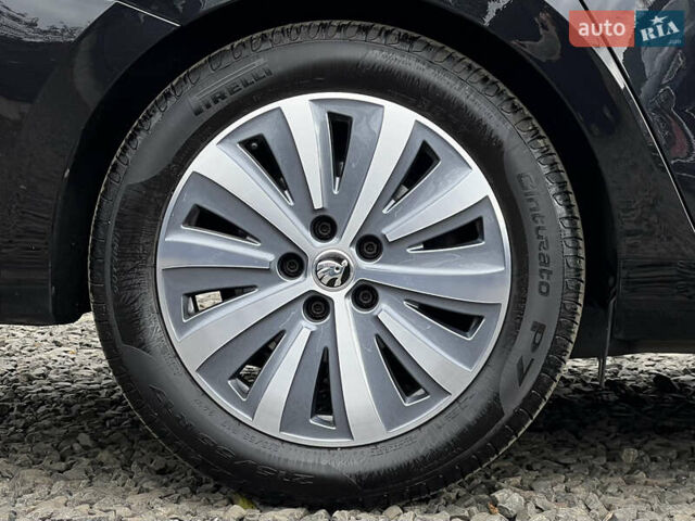 Черный Шкода Суперб, объемом двигателя 2 л и пробегом 173 тыс. км за 27700 $, фото 23 на Automoto.ua