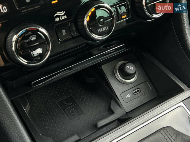 Черный Шкода Суперб, объемом двигателя 2 л и пробегом 173 тыс. км за 27700 $, фото 68 на Automoto.ua