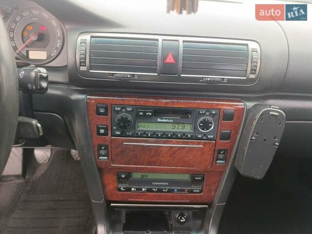 Шкода Суперб 2002 у Ужгороді на Automoto.ua Чорний Шкода Суперб, об'ємом двигуна 2.5 л та пробігом 280 тис. км за 3200 $, фото 35 на Automoto.ua