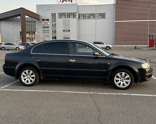 Черный Шкода Суперб, объемом двигателя 2.5 л и пробегом 372 тыс. км за 3500 $, фото 2 на Automoto.ua
