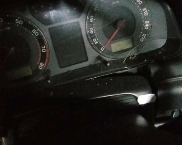 Черный Шкода Суперб, объемом двигателя 1.78 л и пробегом 80 тыс. км за 1500 $, фото 4 на Automoto.ua