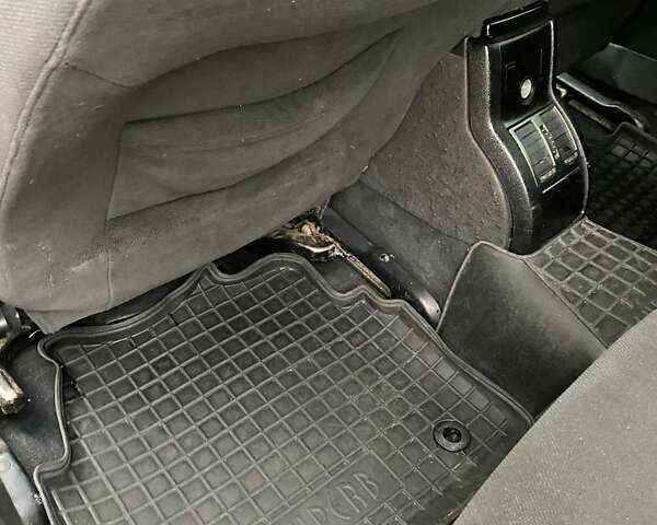 Черный Шкода Суперб, объемом двигателя 2.8 л и пробегом 341 тыс. км за 2950 $, фото 11 на Automoto.ua