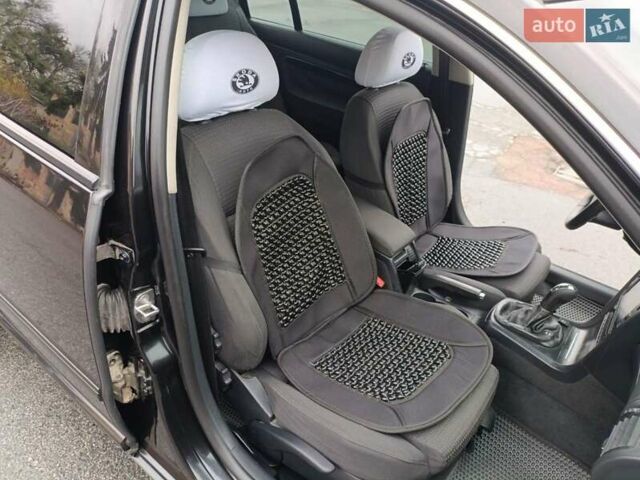 Черный Шкода Суперб, объемом двигателя 1.8 л и пробегом 347 тыс. км за 4550 $, фото 26 на Automoto.ua