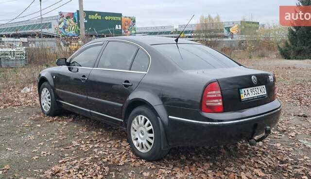 Черный Шкода Суперб, объемом двигателя 1.8 л и пробегом 302 тыс. км за 4500 $, фото 4 на Automoto.ua