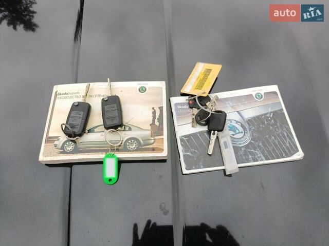 Черный Шкода Суперб, объемом двигателя 1.8 л и пробегом 347 тыс. км за 4550 $, фото 25 на Automoto.ua