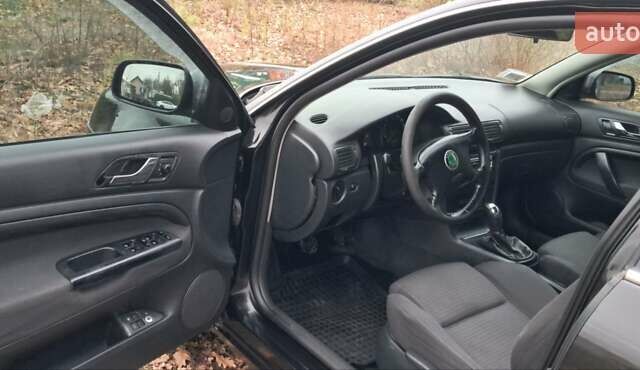 Черный Шкода Суперб, объемом двигателя 1.8 л и пробегом 302 тыс. км за 4500 $, фото 10 на Automoto.ua