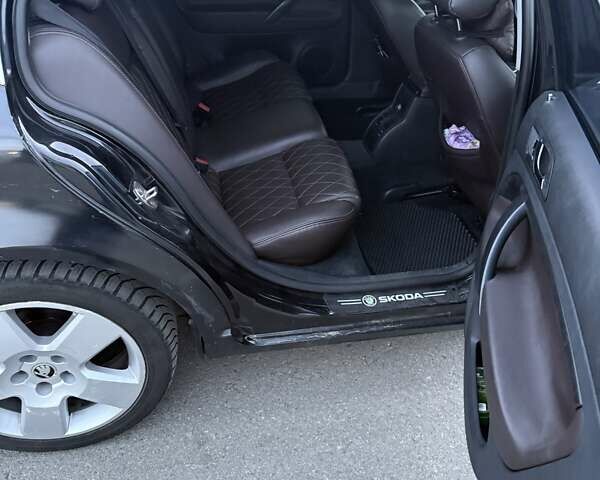 Черный Шкода Суперб, объемом двигателя 1.9 л и пробегом 503 тыс. км за 4500 $, фото 3 на Automoto.ua