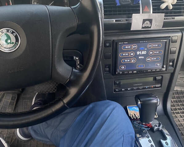 Черный Шкода Суперб, объемом двигателя 1.8 л и пробегом 215 тыс. км за 7000 $, фото 5 на Automoto.ua