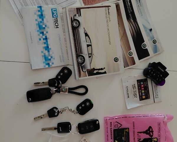 Чорний Шкода Суперб, об'ємом двигуна 1.78 л та пробігом 258 тис. км за 5500 $, фото 18 на Automoto.ua