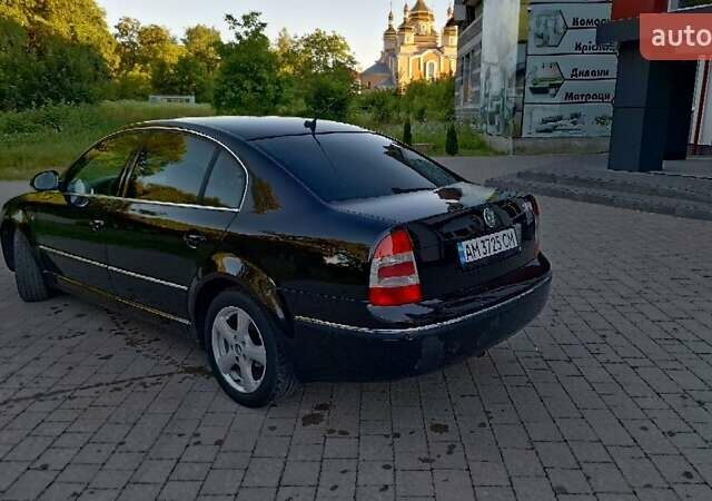 Черный Шкода Суперб, объемом двигателя 2.5 л и пробегом 289 тыс. км за 6300 $, фото 3 на Automoto.ua