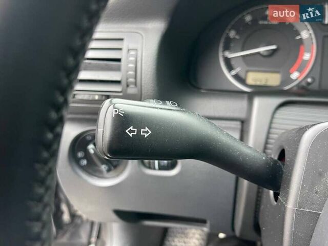 Черный Шкода Суперб, объемом двигателя 1.8 л и пробегом 261 тыс. км за 7990 $, фото 17 на Automoto.ua