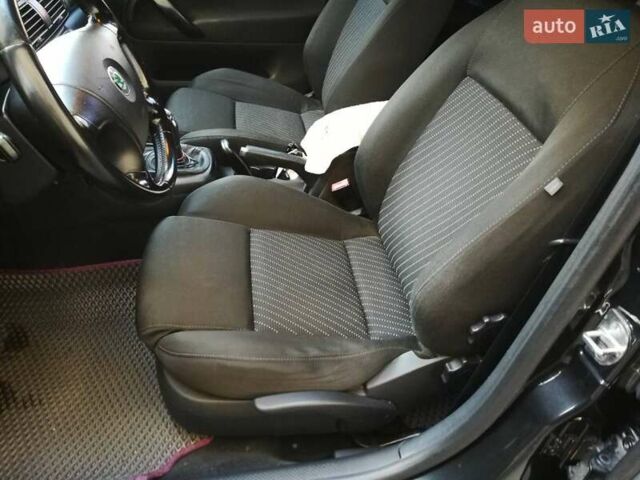 Черный Шкода Суперб, объемом двигателя 1.78 л и пробегом 350 тыс. км за 5500 $, фото 9 на Automoto.ua