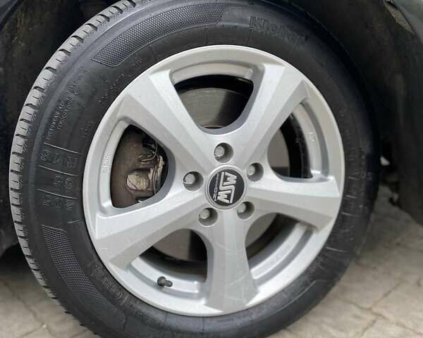 Черный Шкода Суперб, объемом двигателя 2.5 л и пробегом 289 тыс. км за 6300 $, фото 9 на Automoto.ua