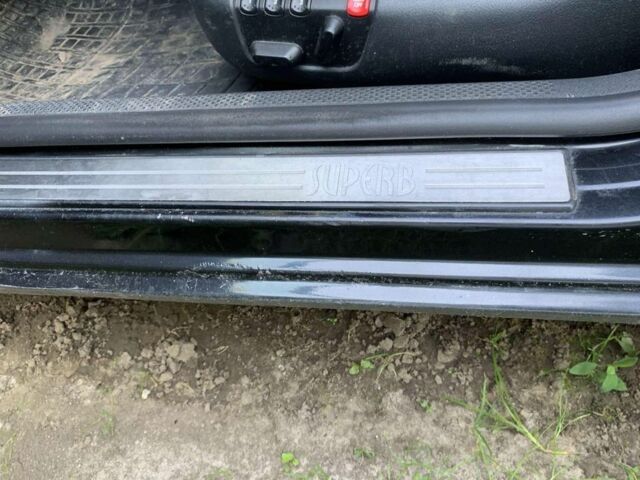 Черный Шкода Суперб, объемом двигателя 2.5 л и пробегом 265 тыс. км за 6729 $, фото 10 на Automoto.ua