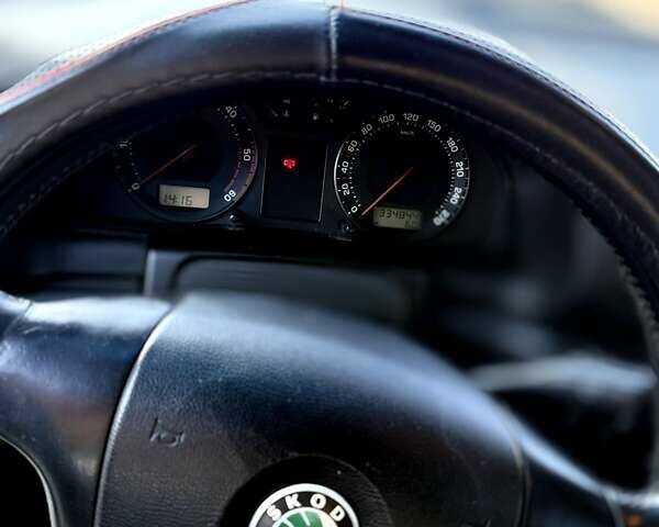 Черный Шкода Суперб, объемом двигателя 1.9 л и пробегом 335 тыс. км за 6000 $, фото 13 на Automoto.ua