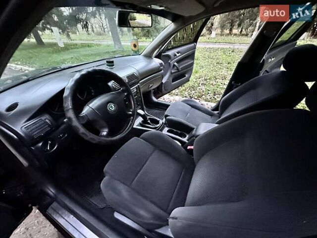 Черный Шкода Суперб, объемом двигателя 1.9 л и пробегом 356 тыс. км за 4500 $, фото 8 на Automoto.ua