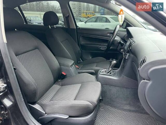 Черный Шкода Суперб, объемом двигателя 1.8 л и пробегом 261 тыс. км за 7990 $, фото 11 на Automoto.ua