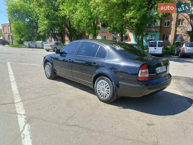 Черный Шкода Суперб, объемом двигателя 1.8 л и пробегом 303 тыс. км за 5000 $, фото 11 на Automoto.ua