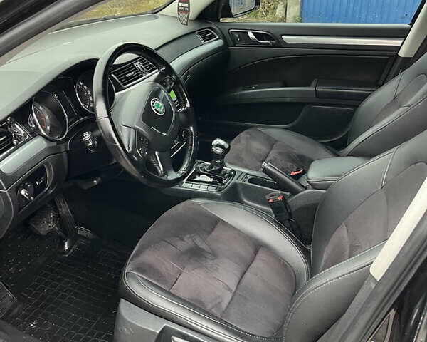 Черный Шкода Суперб, объемом двигателя 1.8 л и пробегом 165 тыс. км за 7800 $, фото 15 на Automoto.ua