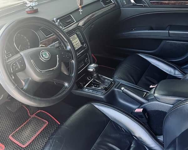 Шкода Суперб 2008 в Борзне на Automoto.ua Черный Шкода Суперб, объемом двигателя 1.97 л и пробегом 208 тыс. км за 10000 $, фото 7 на Automoto.ua