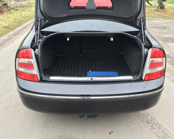 Чорний Шкода Суперб, об'ємом двигуна 2 л та пробігом 333 тис. км за 5500 $, фото 5 на Automoto.ua