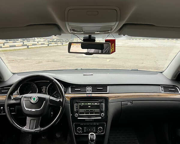 Черный Шкода Суперб, объемом двигателя 1.97 л и пробегом 265 тыс. км за 6700 $, фото 8 на Automoto.ua