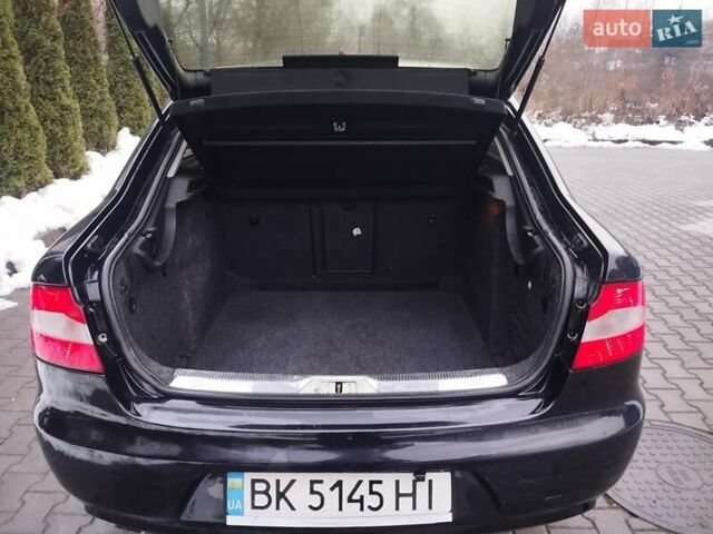 Черный Шкода Суперб, объемом двигателя 1.97 л и пробегом 369 тыс. км за 7690 $, фото 19 на Automoto.ua
