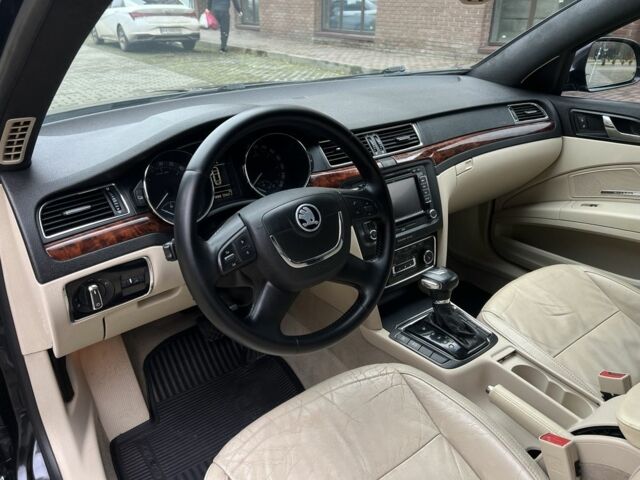 Чорний Шкода Суперб, об'ємом двигуна 2 л та пробігом 300 тис. км за 7800 $, фото 12 на Automoto.ua