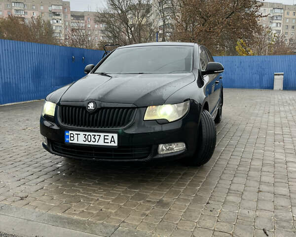 Черный Шкода Суперб, объемом двигателя 1.8 л и пробегом 165 тыс. км за 7800 $, фото 1 на Automoto.ua