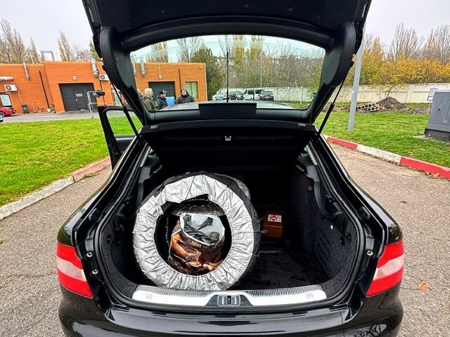 Черный Шкода Суперб, объемом двигателя 1.8 л и пробегом 114 тыс. км за 6300 $, фото 8 на Automoto.ua