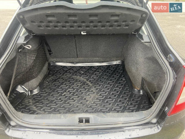 Черный Шкода Суперб, объемом двигателя 1.6 л и пробегом 239 тыс. км за 6700 $, фото 12 на Automoto.ua