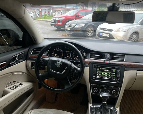 Черный Шкода Суперб, объемом двигателя 1.97 л и пробегом 299 тыс. км за 7250 $, фото 4 на Automoto.ua